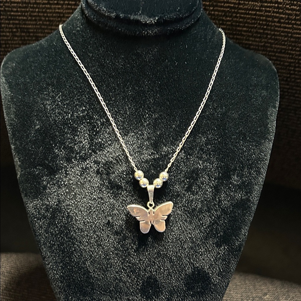 Elegant Silver Butterfly Necklace